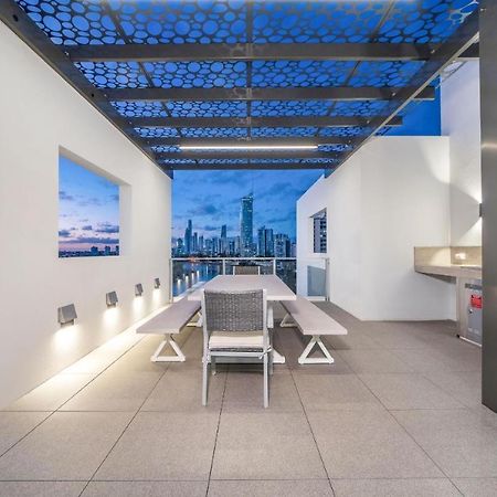 Serenity Surfers Paradise Gold Coast Bagian luar foto