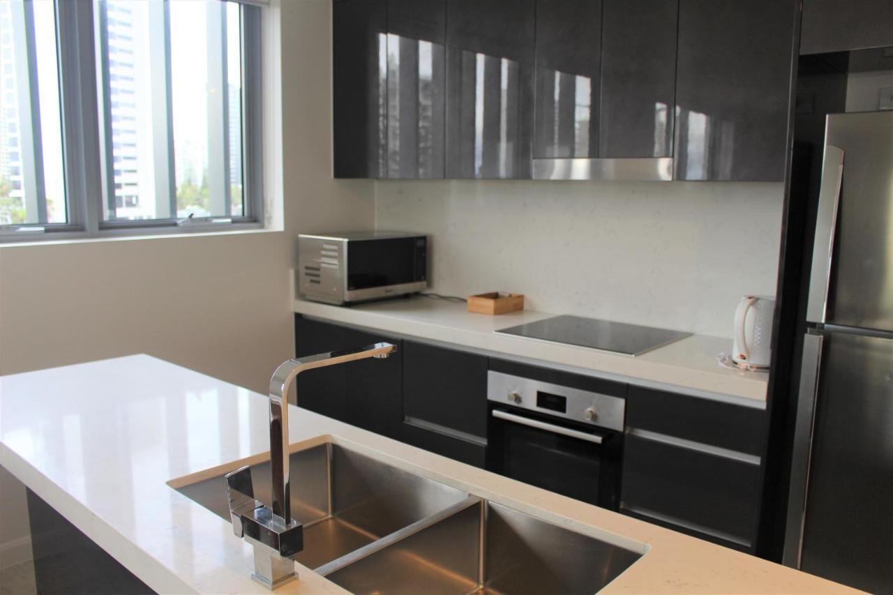 Serenity Surfers Paradise Gold Coast Bagian luar foto
