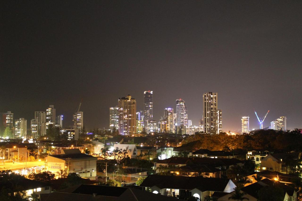 Serenity Surfers Paradise Gold Coast Bagian luar foto