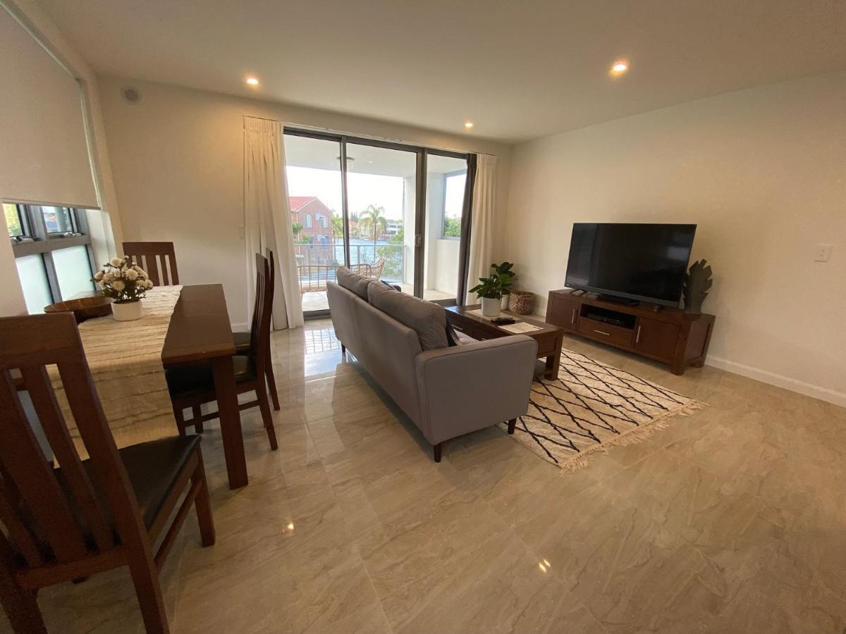Serenity Surfers Paradise Gold Coast Bagian luar foto