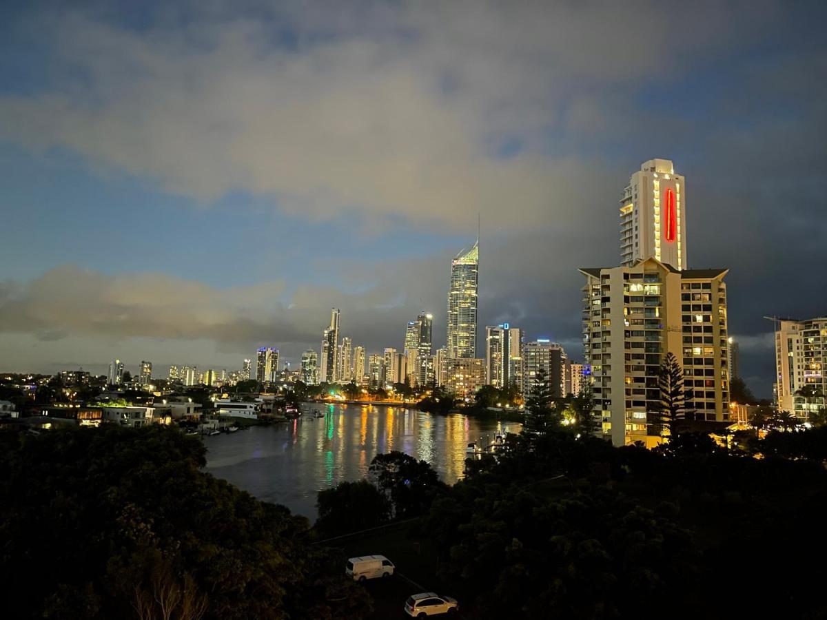 Serenity Surfers Paradise Gold Coast Bagian luar foto