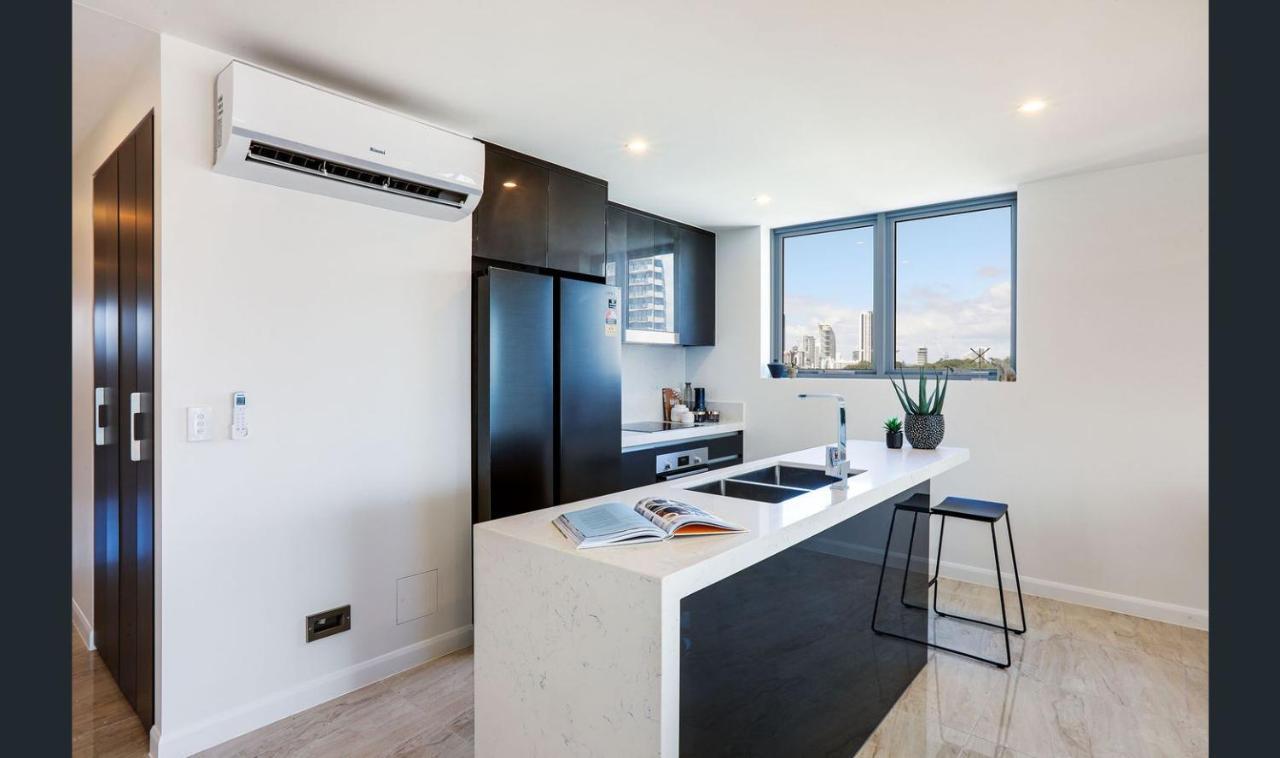Serenity Surfers Paradise Gold Coast Bagian luar foto