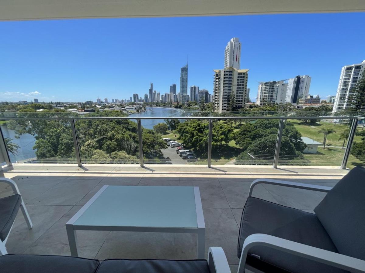 Serenity Surfers Paradise Gold Coast Bagian luar foto