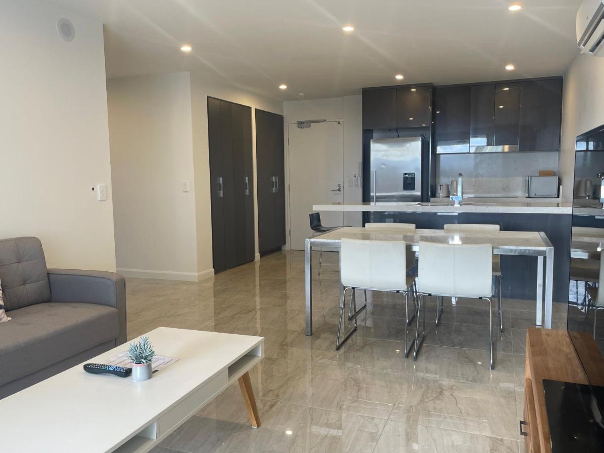 Serenity Surfers Paradise Gold Coast Bagian luar foto