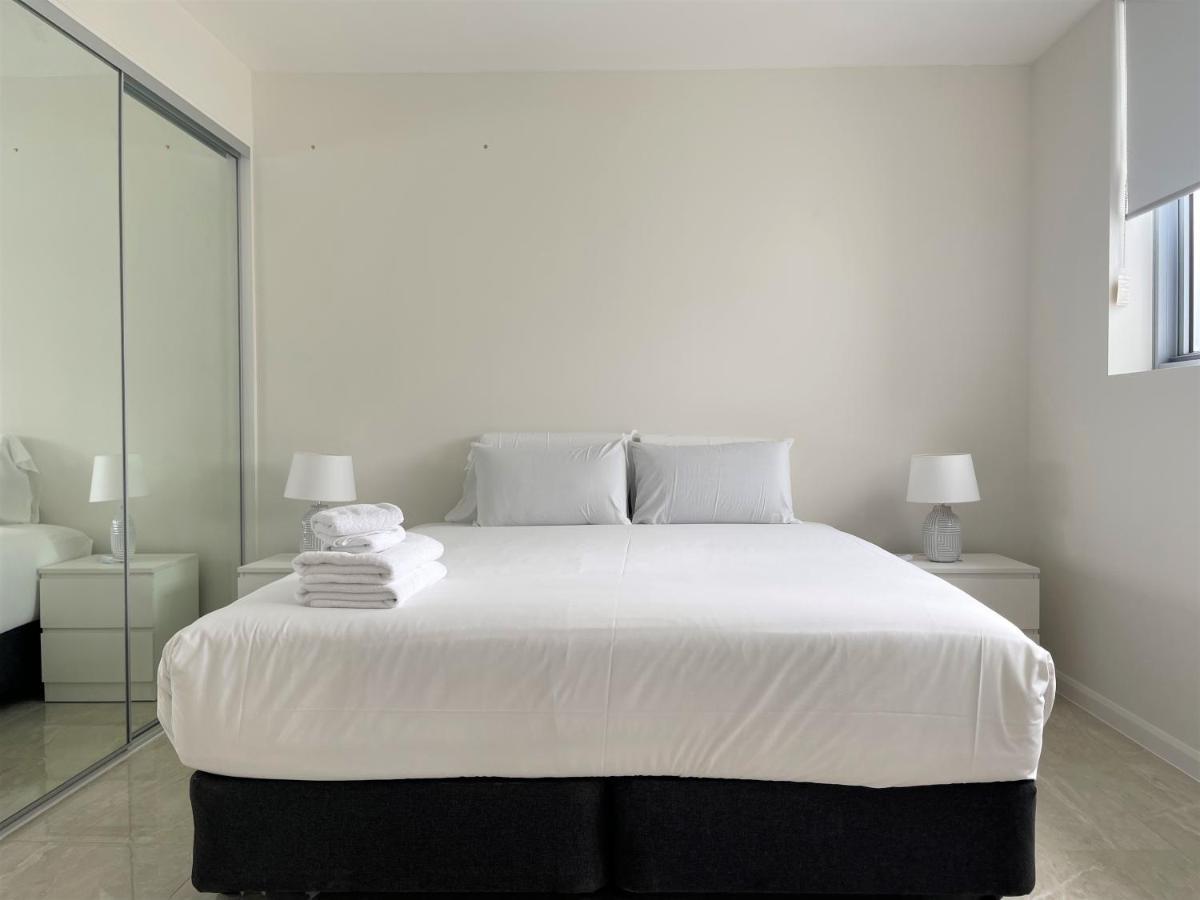 Serenity Surfers Paradise Gold Coast Bagian luar foto