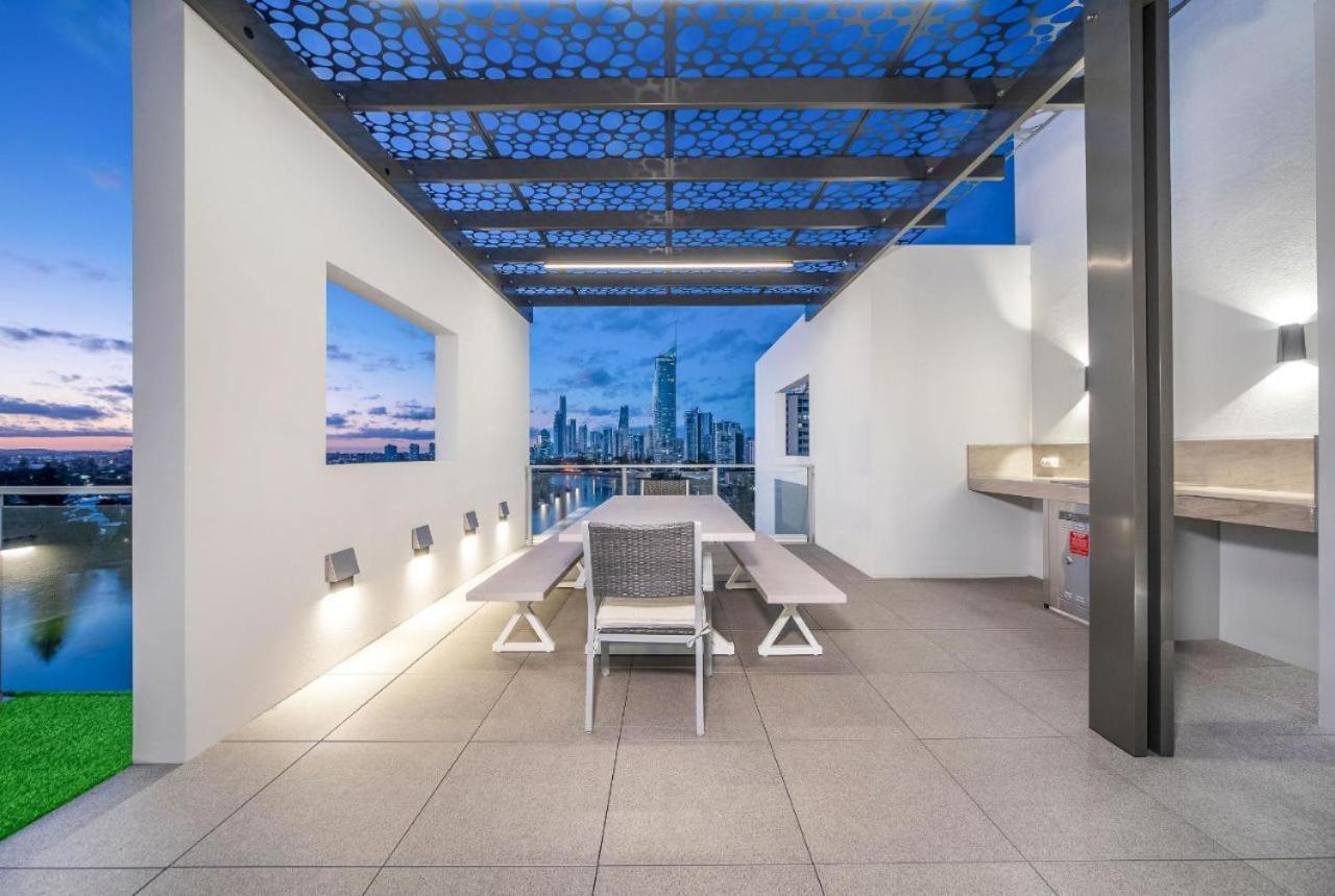 Serenity Surfers Paradise Gold Coast Bagian luar foto
